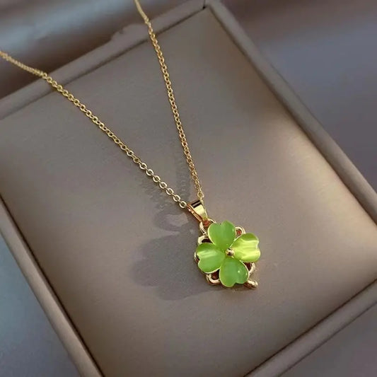 Clover Spinning Necklace